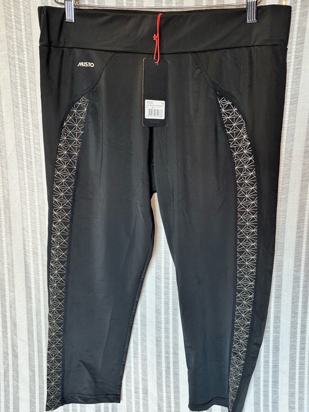 Musto Black Cropped Performance Leggings NWT Size 12, Reflective